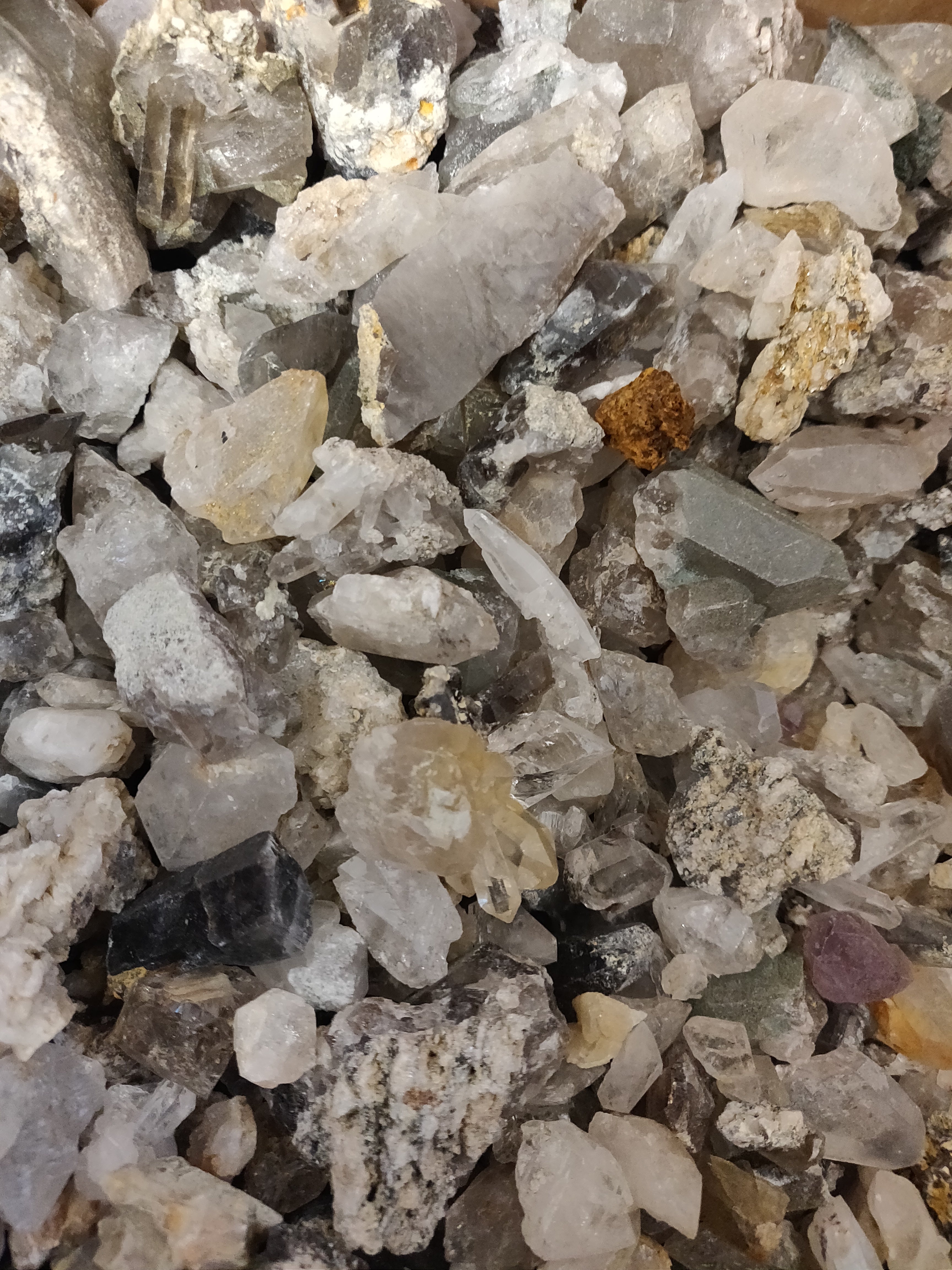 Rock crystal diffuser